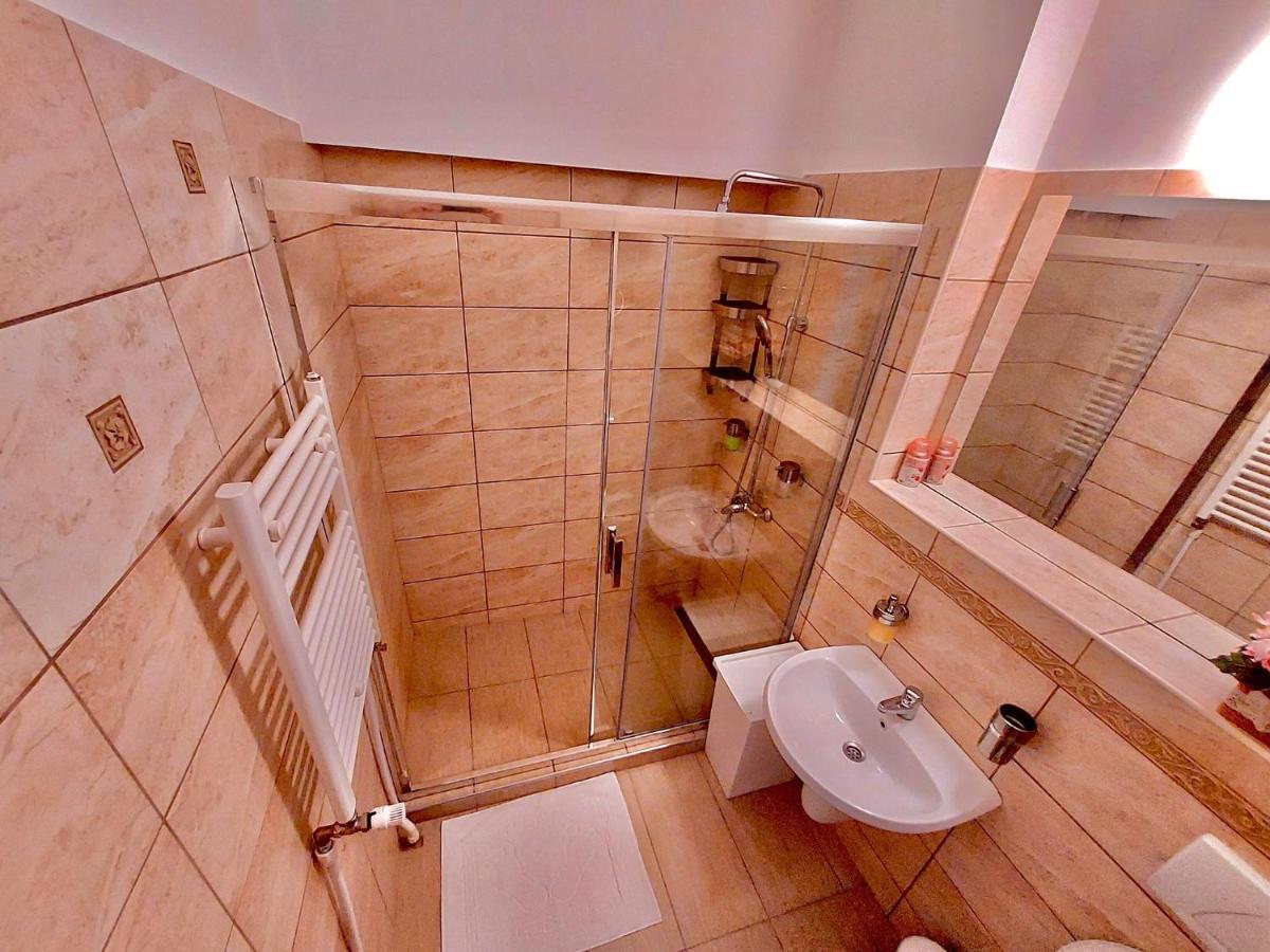 Criss Apartament سِنايا المظهر الخارجي الصورة
